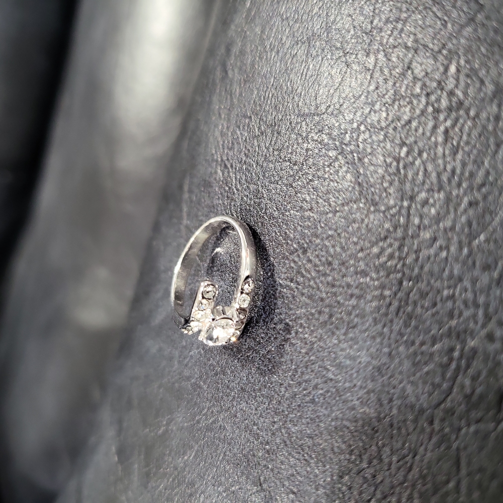 Fashion Ring - Picture 2 of 3